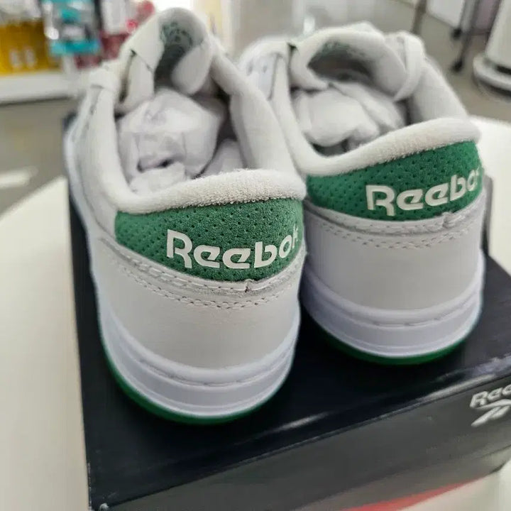 [BUNJANG] Reebok White/Green Sneakers / 리복 화이트/그린 스니커즈 운동화 275mm