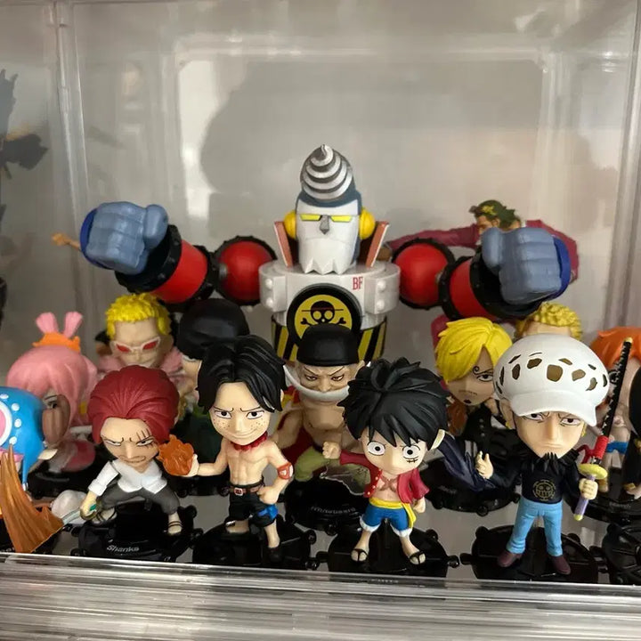 [BUNJANG] One Piece Seven Eleven Limited Edition DXF MANHOOD 2 Figure Set (Luffy, Tesoro) / 원피스 세븐일레븐 한정판 피규어 세트 판매합니다.