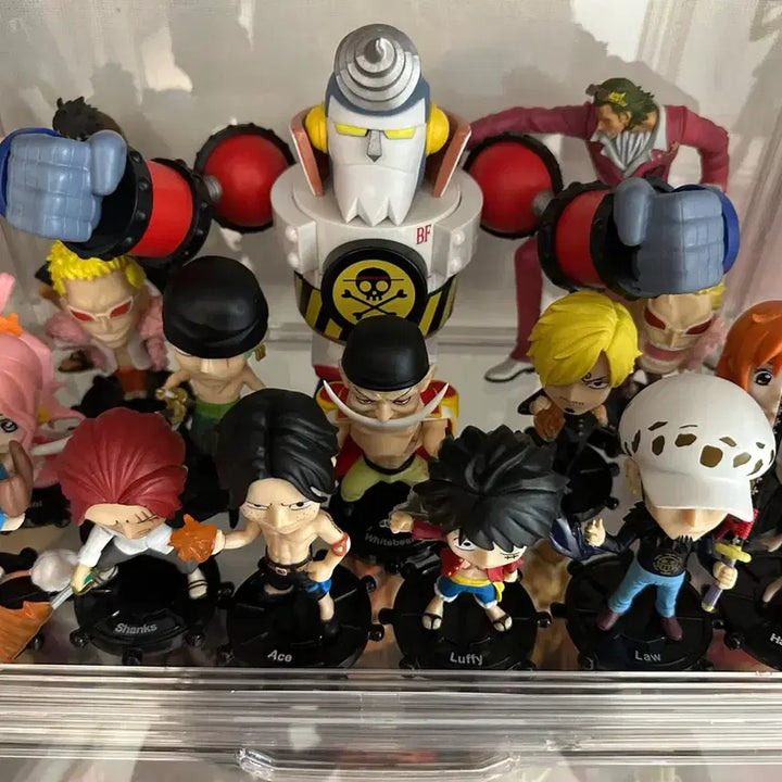 [BUNJANG] One Piece Seven Eleven Limited Edition DXF MANHOOD 2 Figure Set (Luffy, Tesoro) / 원피스 세븐일레븐 한정판 피규어 세트 판매합니다.