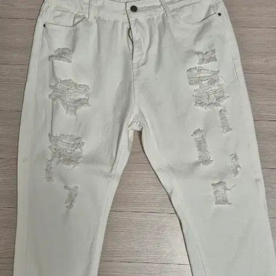 [SOLD OUT] 세미배기핏 화이트진  32(남녀공용)