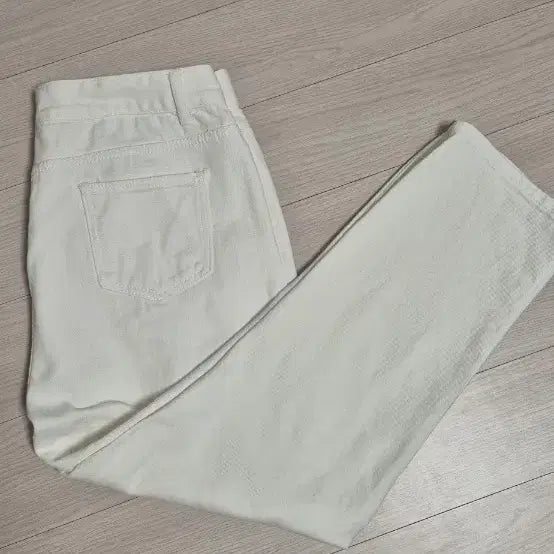 [SOLD OUT] 세미배기핏 화이트진  32(남녀공용)