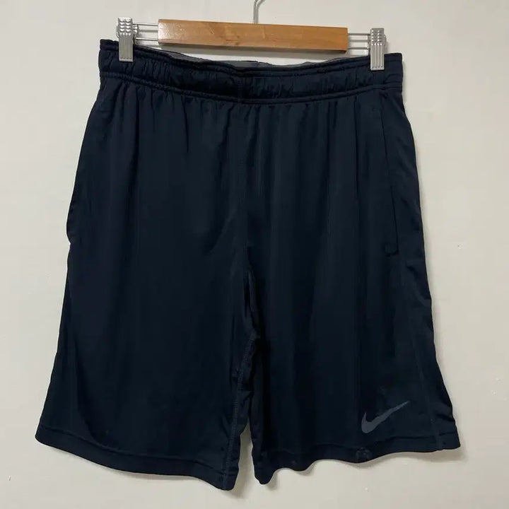 [BUNJANG] Nike Dri-FIT Swoosh Performance Stretch Banded Shorts / 30-32 나이키 스우시 드라이핏 기능성 스판 밴딩 반바지 정품