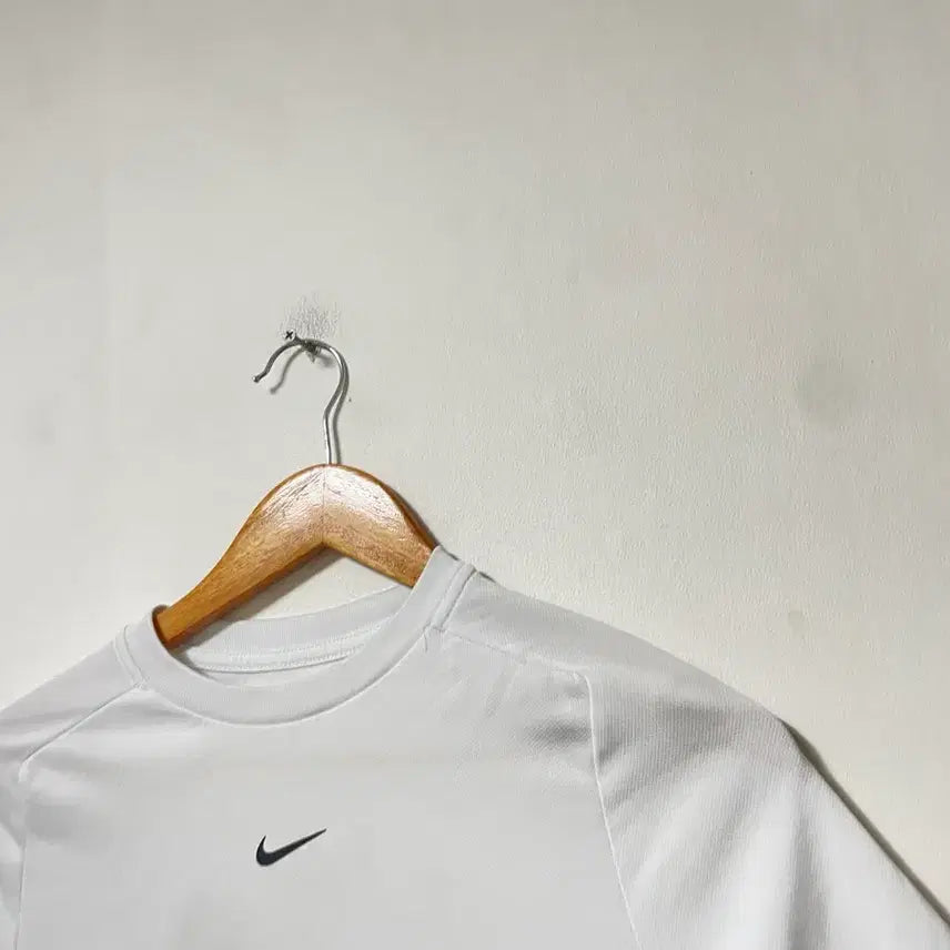 [BUNJANG] Nike Swoosh Performance Spandex Short Sleeve T-Shirt / 55 나이키 스우시 기능성 스판 반팔티 정품