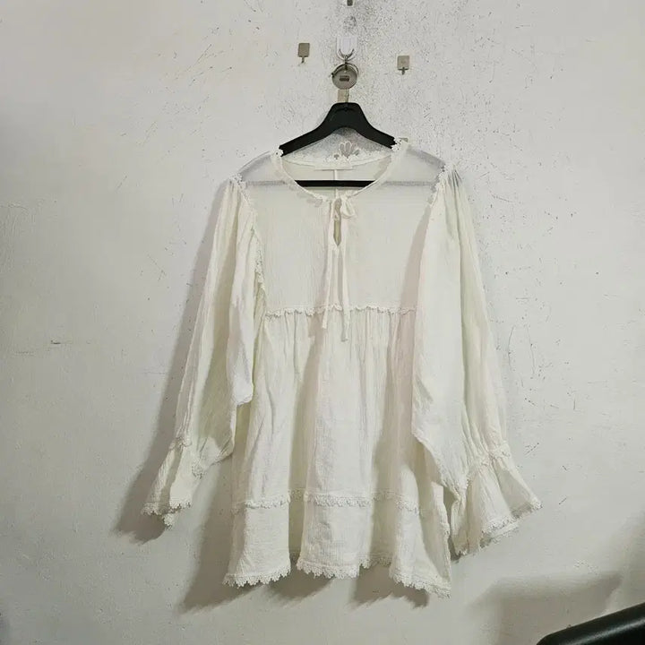 [BUNJANG] White Lace Long Blouse / 화이트 레이스 롱 블라우스