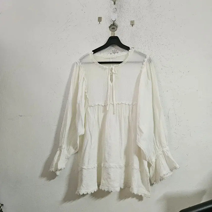[BUNJANG] White Lace Long Blouse / 화이트 레이스 롱 블라우스