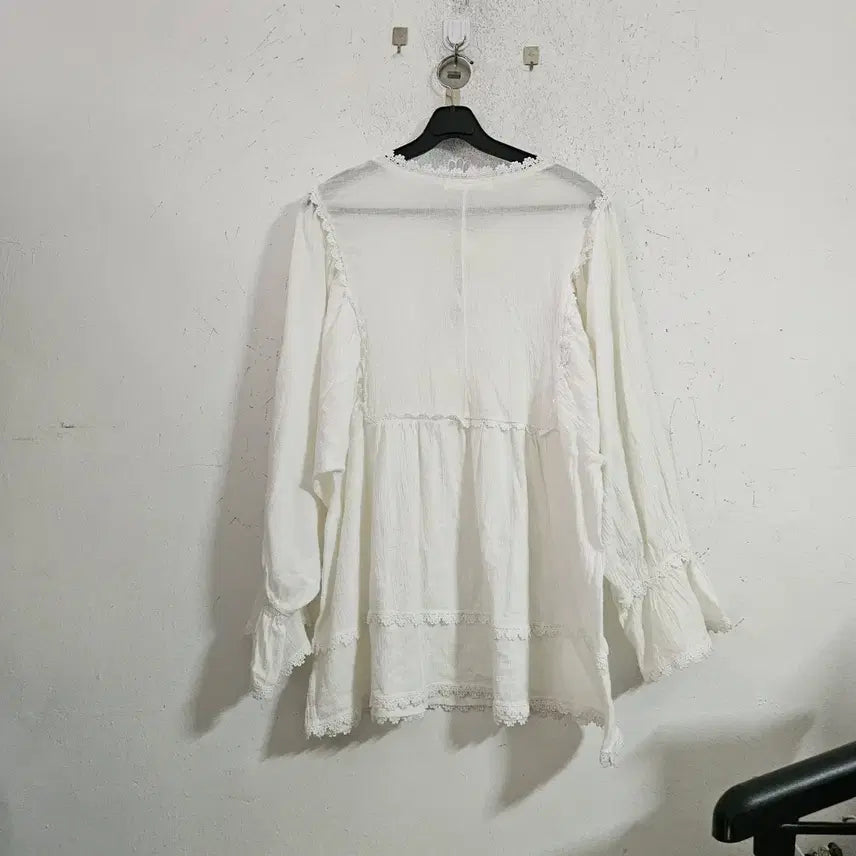 [BUNJANG] White Lace Long Blouse / 화이트 레이스 롱 블라우스