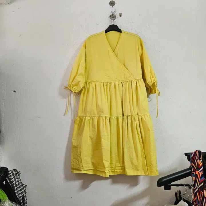 [BUNJANG] Yellow Lab Style Tiered Mini Dress / 옐로우 랩 스타일 캉캉 원피스