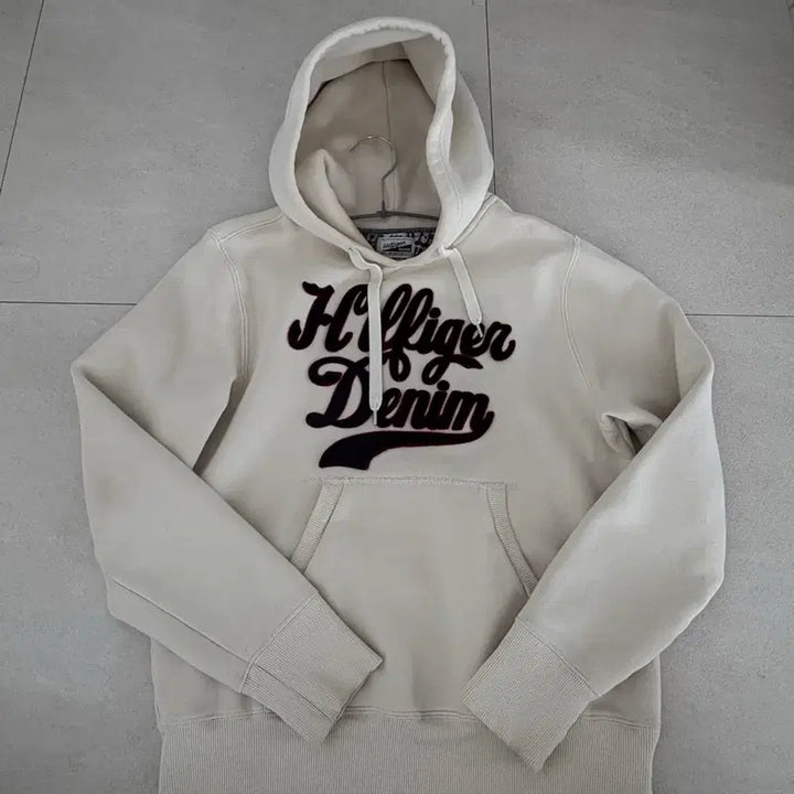 [BUNJANG] Tommy Hilfiger Embroidered Fleece Hoodie Ivory M / 타미힐피거 아이보리 기모 자수 후드티 m