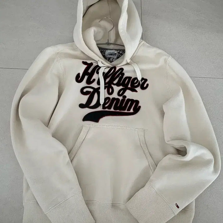 [BUNJANG] Tommy Hilfiger Embroidered Fleece Hoodie Ivory M / 타미힐피거 아이보리 기모 자수 후드티 m