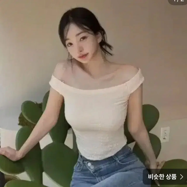 [BUNJANG] Kaindami Off-Shoulder Shirring Blouse White / 카인다미 오프숄더 셔링 블라우스 화이트