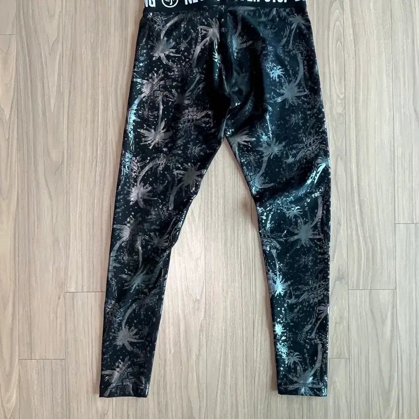 [BUNJANG] Zumba Silver Palm Tree Pattern Leggings S Size / 줌바 실버 야자수 패턴 레깅스 S사이즈