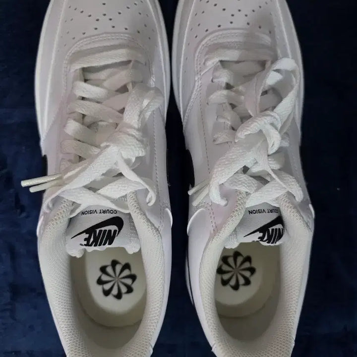 [BUNJANG] Nike Running Shoes (New) / (새제품) 나이키 운동화 팔아요 275mm