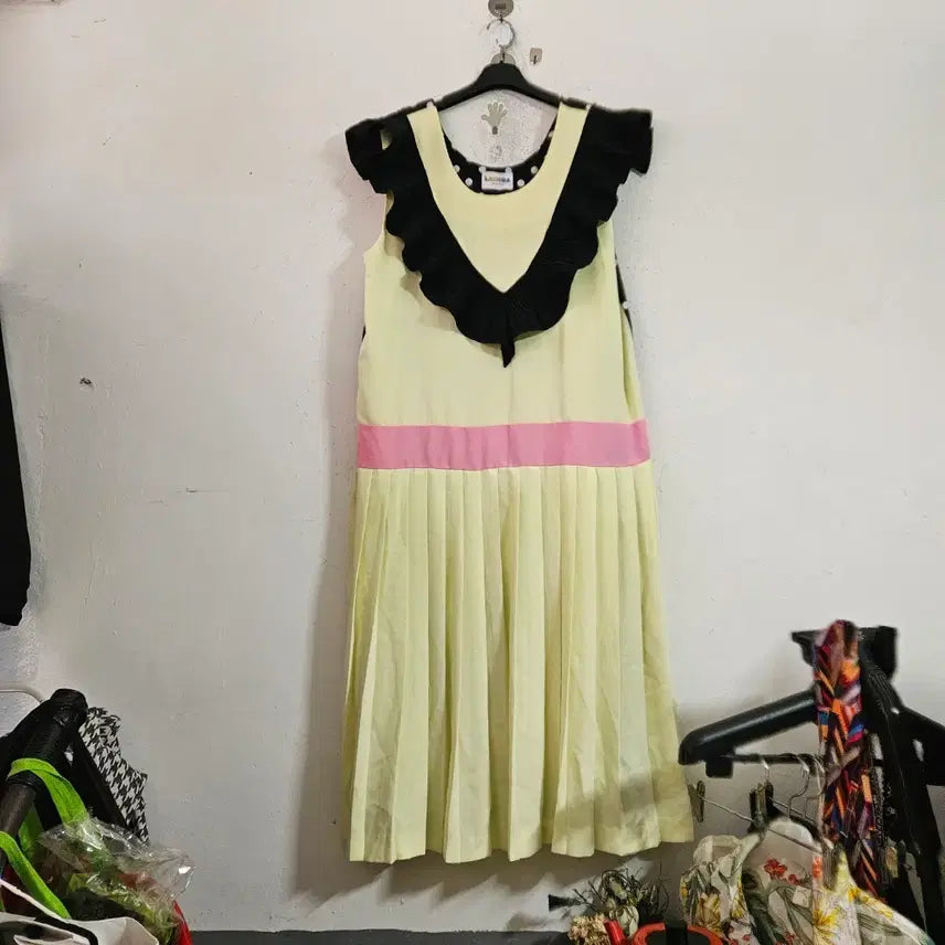 [BUNJANG] LANDGRAF Yellow Pleated Midi Dress / LANDGRAF 옐로우 플리츠 원피스