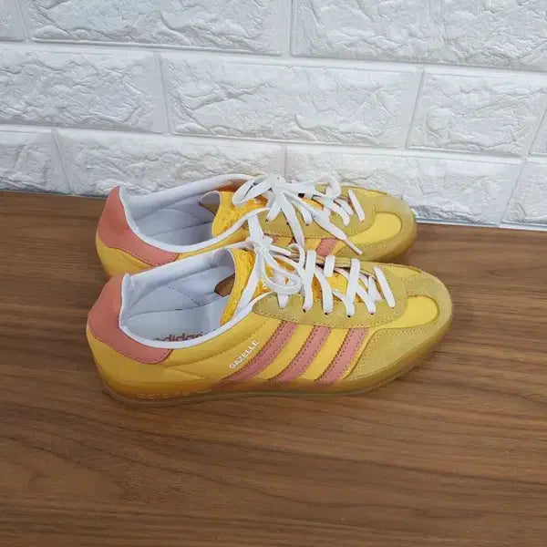 [BUNJANG] Adidas Gazelle Sneakers Size 240 / 아디다스 가젤 운동화 240 (스니커즈)