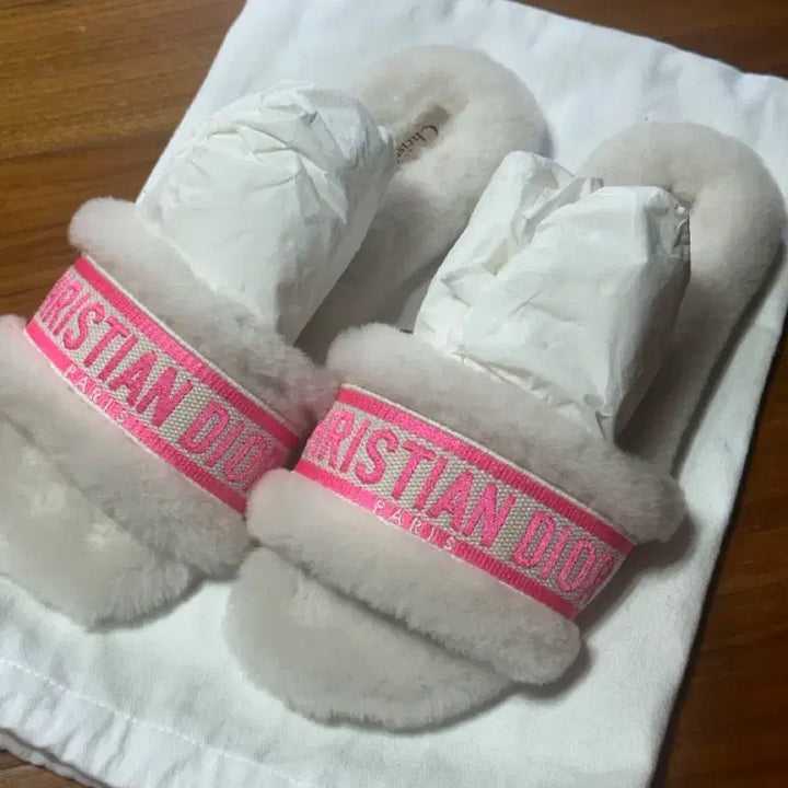 [BUNJANG] Dior Shearling Fuchsia Logo Slides Sandals Women&