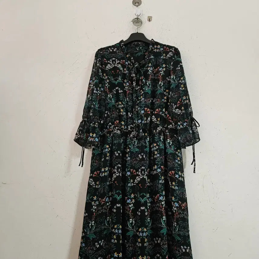 [BUNJANG] Black Flower Long Dress Chiffon Frill Tie-Up / 블랙 플라워 롱 원피스 쉬폰 프릴 끈장식