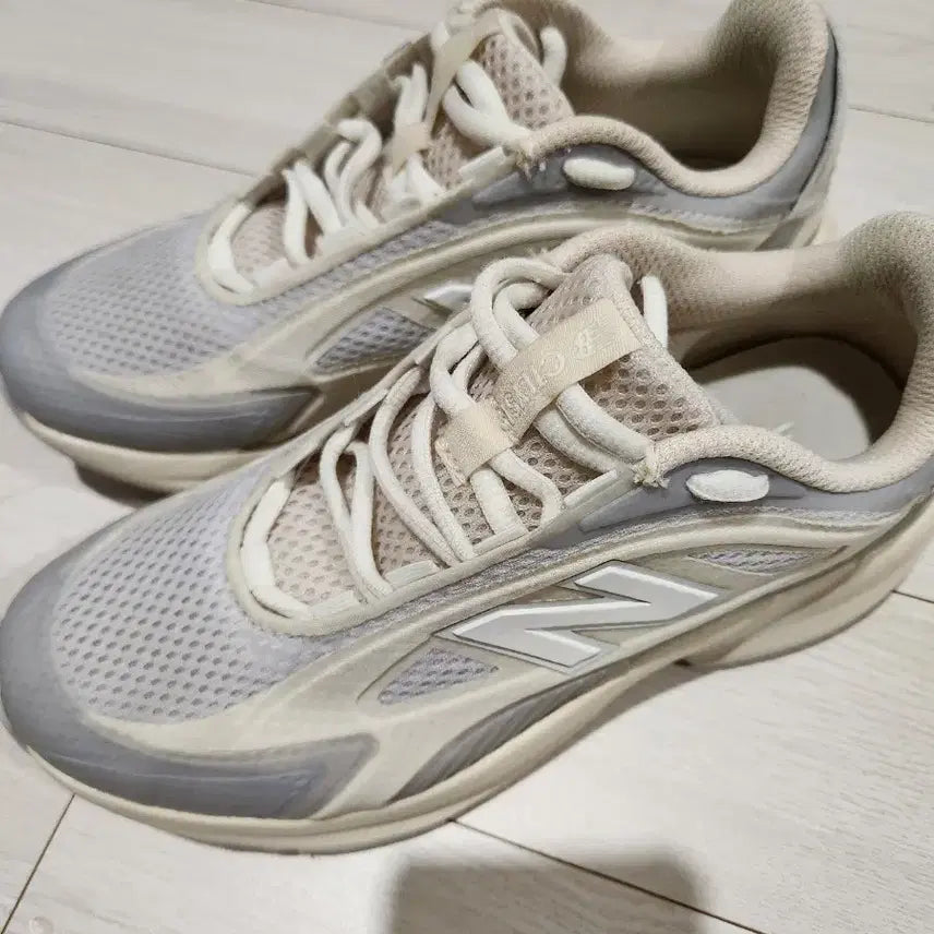 [BUNJANG] New Balance Catalyst V1 Running Shoes (WCATLY1) Size 220 / 뉴발란스 운동화 카탈리스트 V1(WCATLY1) 러닝화 사이즈220아