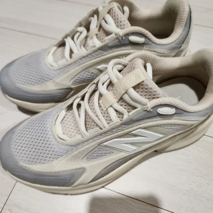 [BUNJANG] New Balance Catalyst V1 Running Shoes (WCATLY1) Size 220 / 뉴발란스 운동화 카탈리스트 V1(WCATLY1) 러닝화 사이즈220아