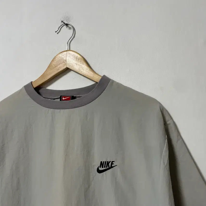[BUNJANG] Nike Swoosh Logo Nylon Loose Fit T-Shirt / 100-105 NIKE 나이키 스우시 로고 나일론 루즈핏 반팔티셔츠
