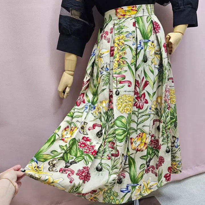 [BUNJANG] TIMELESS High-Quality Floral Pintuck Long Skirt / TIMELESS 고퀄 플로럴 핀턱 롱스커트