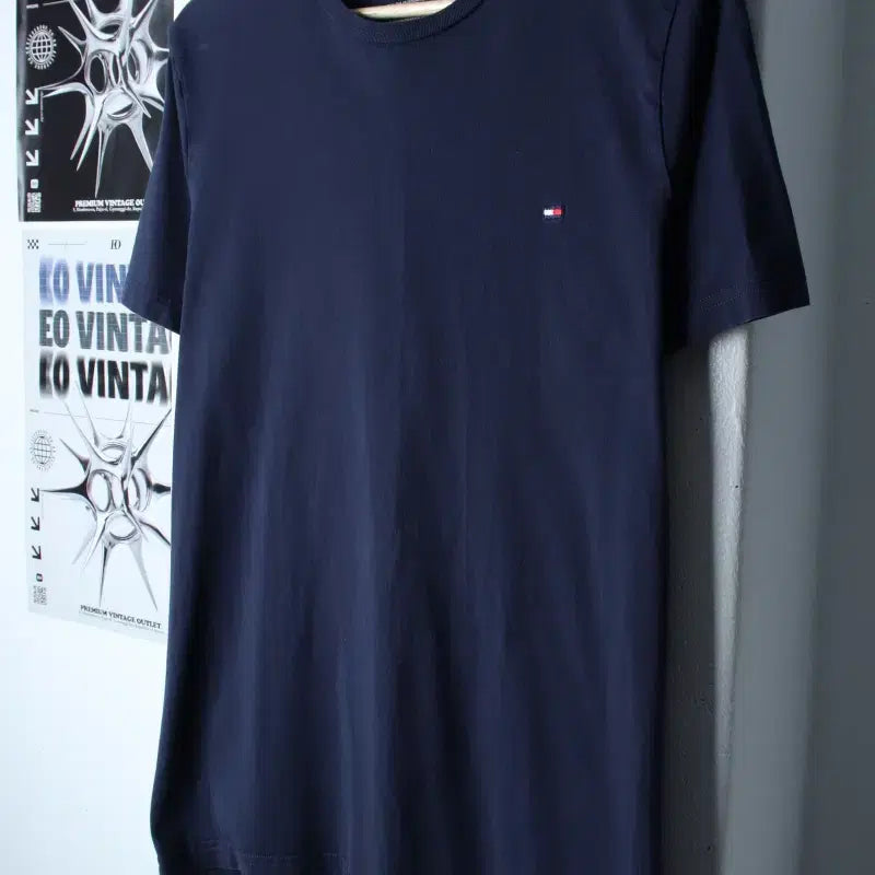 [BUNJANG] Tommy Hilfiger Small Logo T-Shirt Navy / (M-L) 타미힐피거 반팔 티셔츠 스몰로고 네이비 기본-75B5