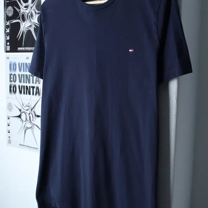 [BUNJANG] Tommy Hilfiger Small Logo T-Shirt Navy / (M-L) 타미힐피거 반팔 티셔츠 스몰로고 네이비 기본-75B5