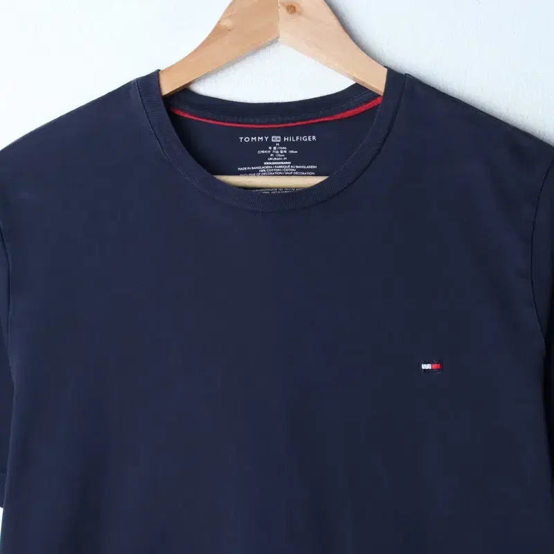 [BUNJANG] Tommy Hilfiger Small Logo T-Shirt Navy / (M-L) 타미힐피거 반팔 티셔츠 스몰로고 네이비 기본-75B5