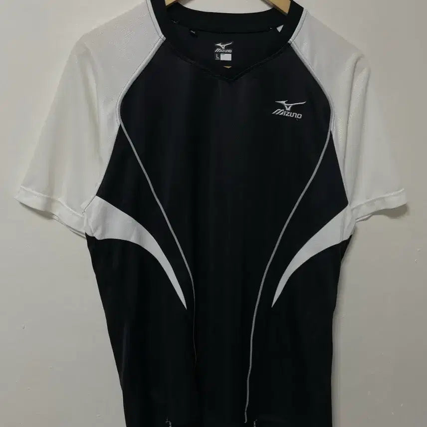 [BUNJANG] Mizuno Functional Spandex Short-Sleeve T-Shirt / 100 Mizno 미즈노 기능성 스판 반팔티 정품
