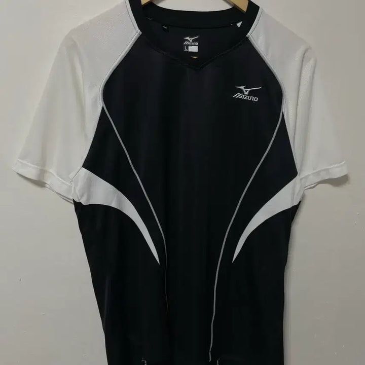 [BUNJANG] Mizuno Functional Spandex Short-Sleeve T-Shirt / 100 Mizno 미즈노 기능성 스판 반팔티 정품