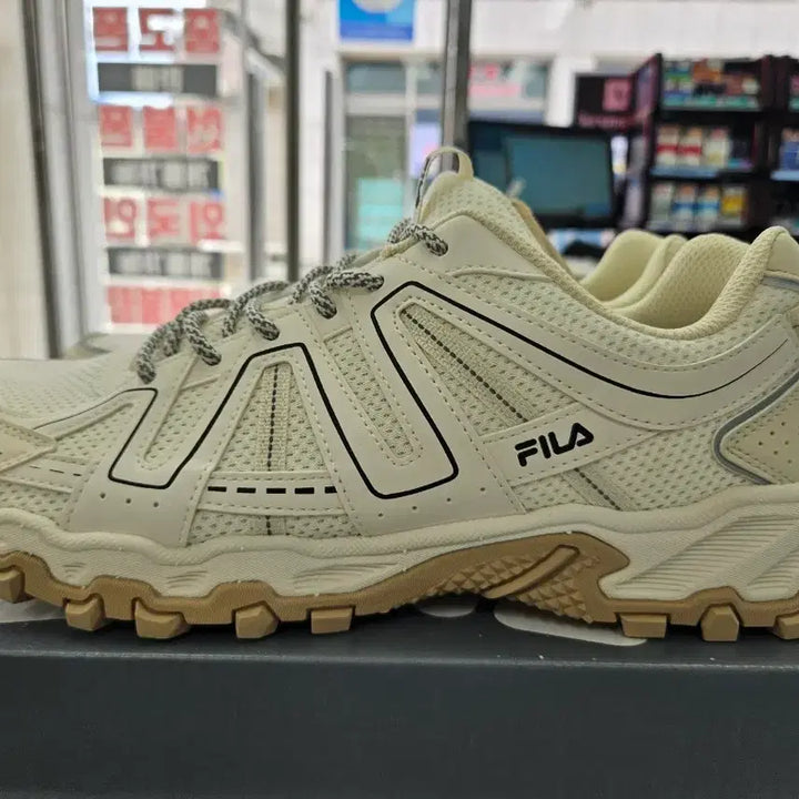 [BUNJANG] Fila Trail Running Shoes Ivory Sneakers / 휠라 트레일화 아이보리 운동화