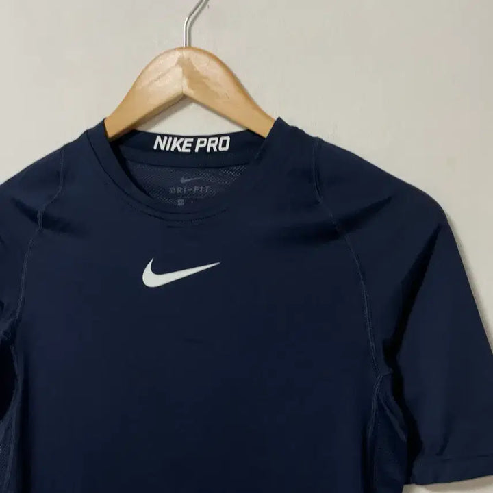 [SOLD OUT] 100 나이키 드라이핏 기능성 스판 반팔티 정품