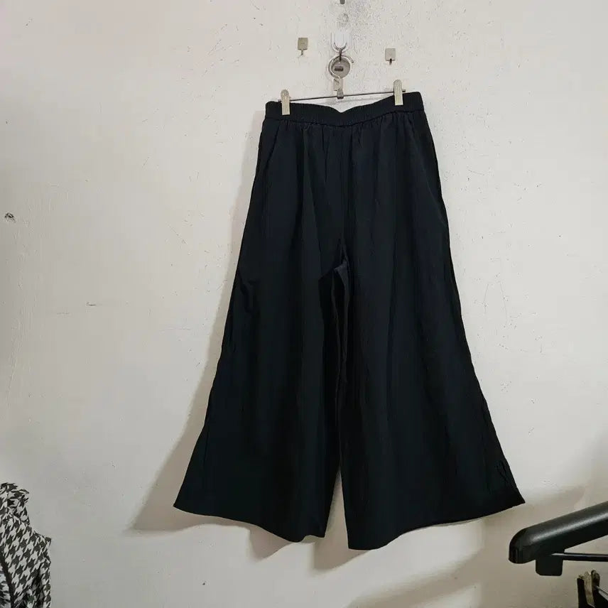 [BUNJANG] Black Wide Culottes Pants / 블랙 와이드 큐롯 팬츠