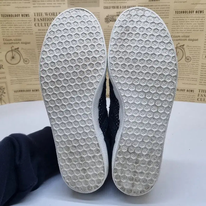 [BUNJANG] Adidas Gazelle Black Dot Sneakers 235 / 아디다스 가젤 블랙도트 스니커즈 235
