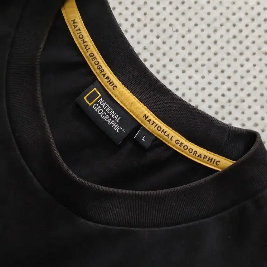 [BUNJANG] National Geographic Black Short Sleeve T-Shirt / 내셔널 지오그래픽 검정 반팔 티셔츠