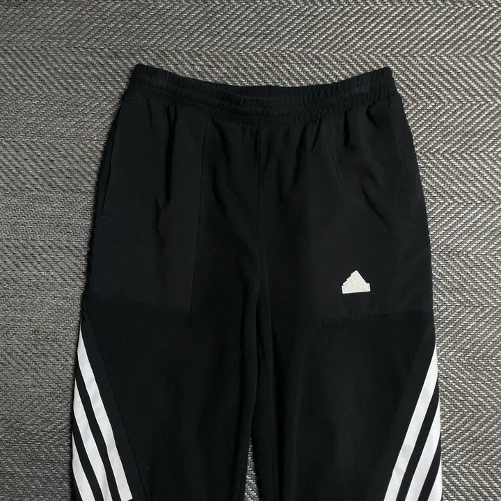 [BUNJANG] Adidas Colorblock Detail Fleece Pants / 아디다스 신형 배색 디테일 플리스 팬츠o 5584