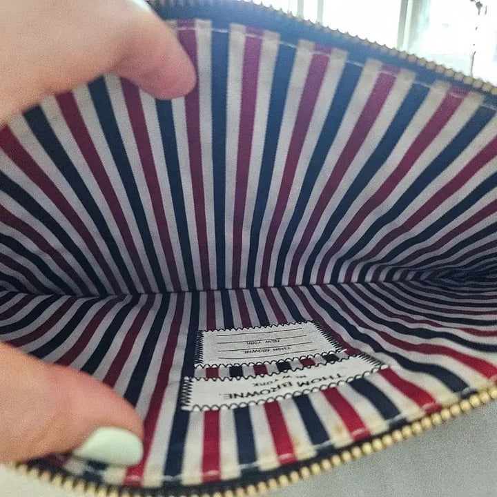 [BUNJANG] Thom Browne Signature Stripe Leather Clutch Pouch MAC021L / 톰브라운 클러치 파우치 MAC021L