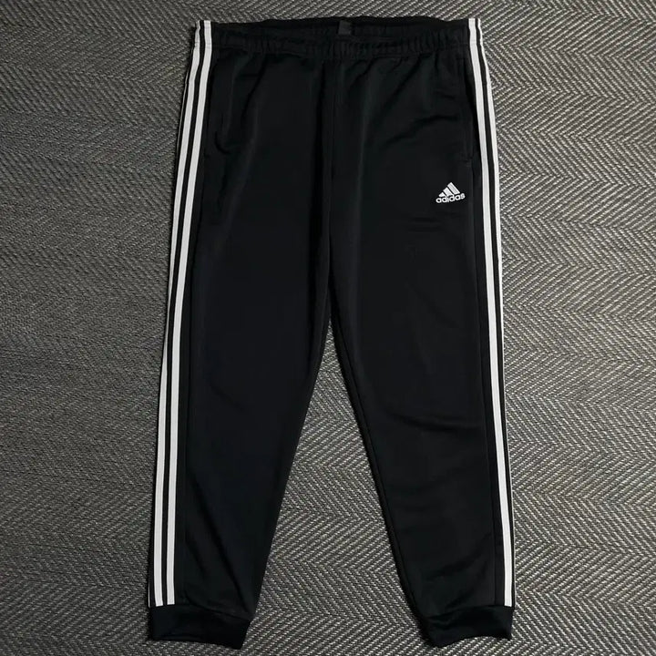 [BUNJANG] Adidas Embroidered Logo Training Pants / 아디다스 자수로고 트레이닝 팬츠o 5590