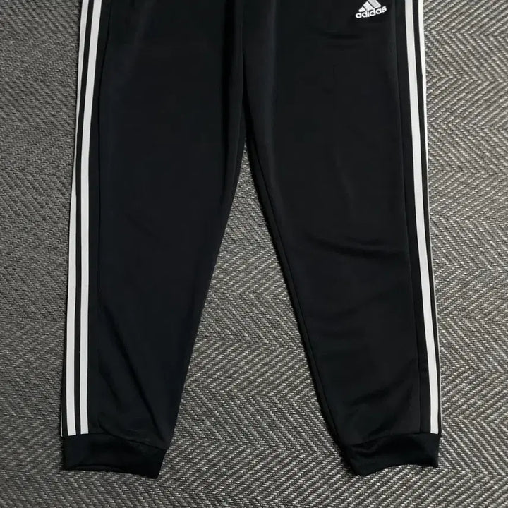 [BUNJANG] Adidas Embroidered Logo Training Pants / 아디다스 자수로고 트레이닝 팬츠o 5590