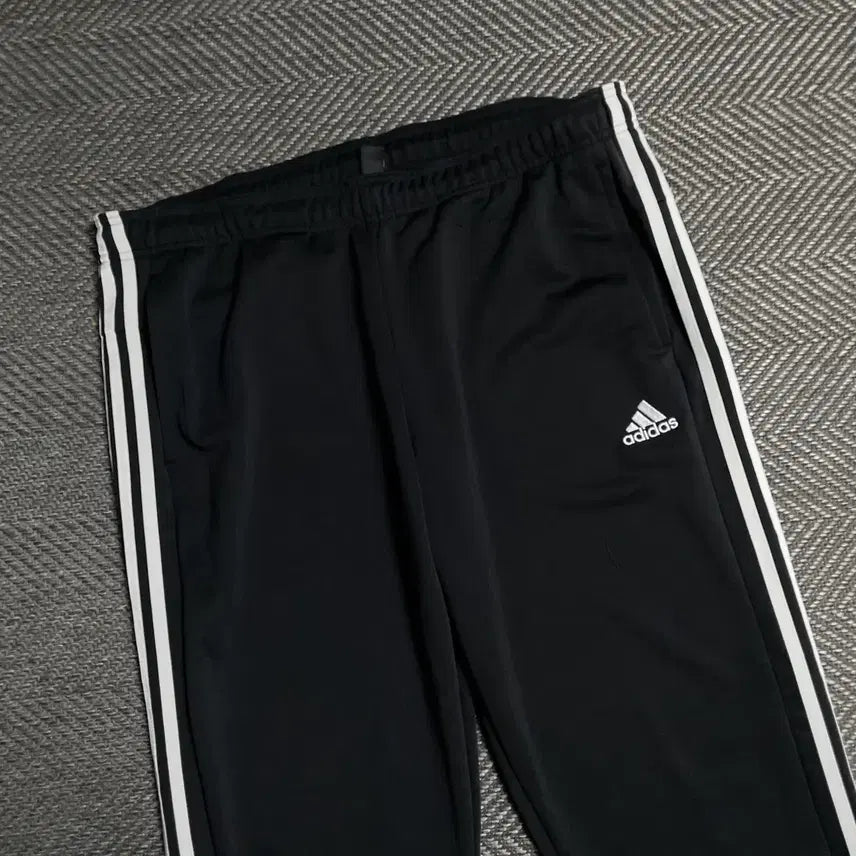 [BUNJANG] Adidas Embroidered Logo Training Pants / 아디다스 자수로고 트레이닝 팬츠o 5590