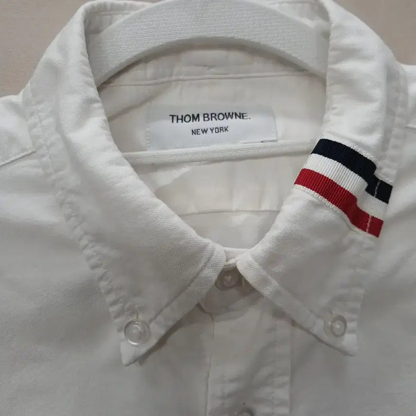 [BUNJANG] Thom Browne Tri-Stripe Tab White Shirt / 톰브라운 삼선탭 화이트 셔츠