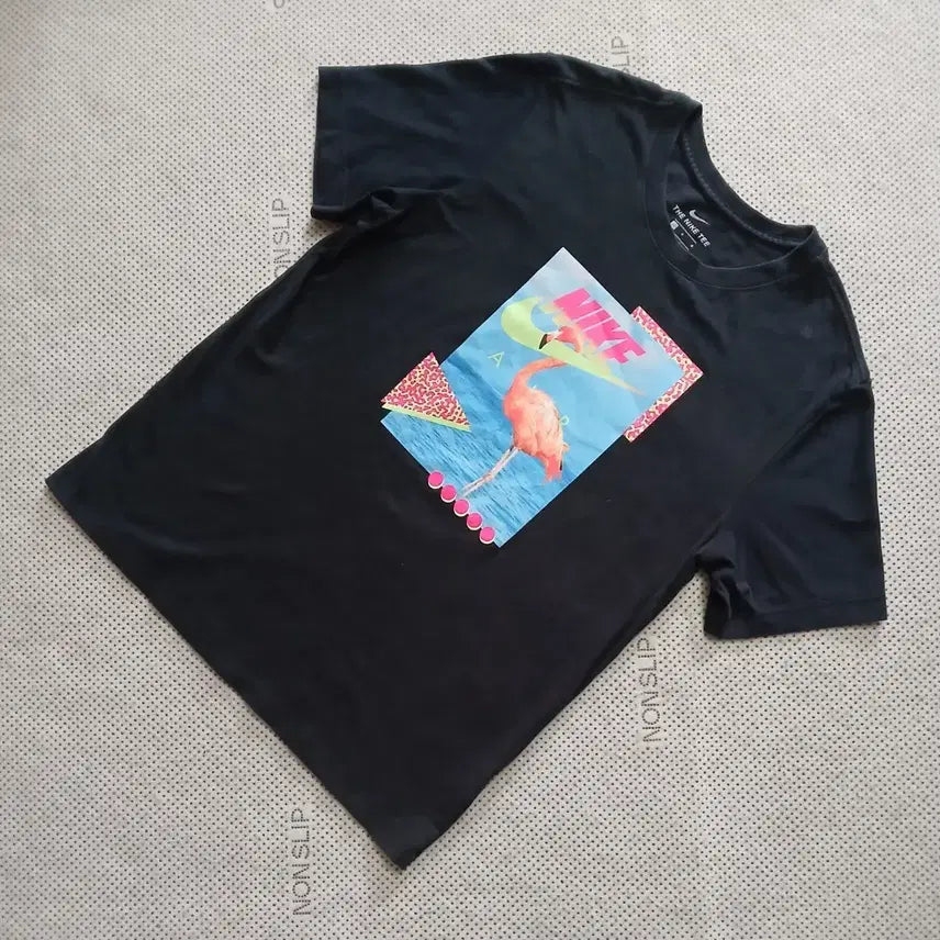 [BUNJANG] Nike Flamingo Print Black Short Sleeve T-Shirt / 나이키 플라밍고 블랙 반팔 티셔츠
