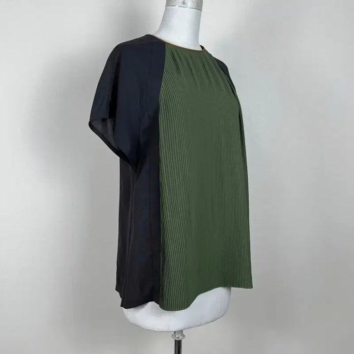 [BUNJANG] KUHO Dark Grey/Green Short Sleeve Blouse / KUHO 구호/얇은 블라우스 반팔 티 여S 85/라덴