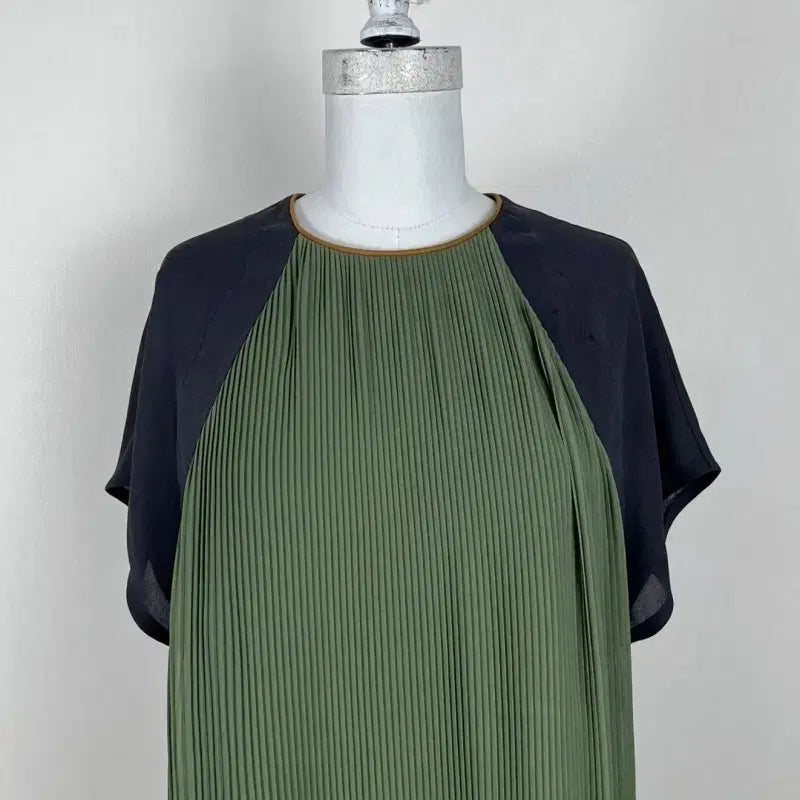 [BUNJANG] KUHO Dark Grey/Green Short Sleeve Blouse / KUHO 구호/얇은 블라우스 반팔 티 여S 85/라덴