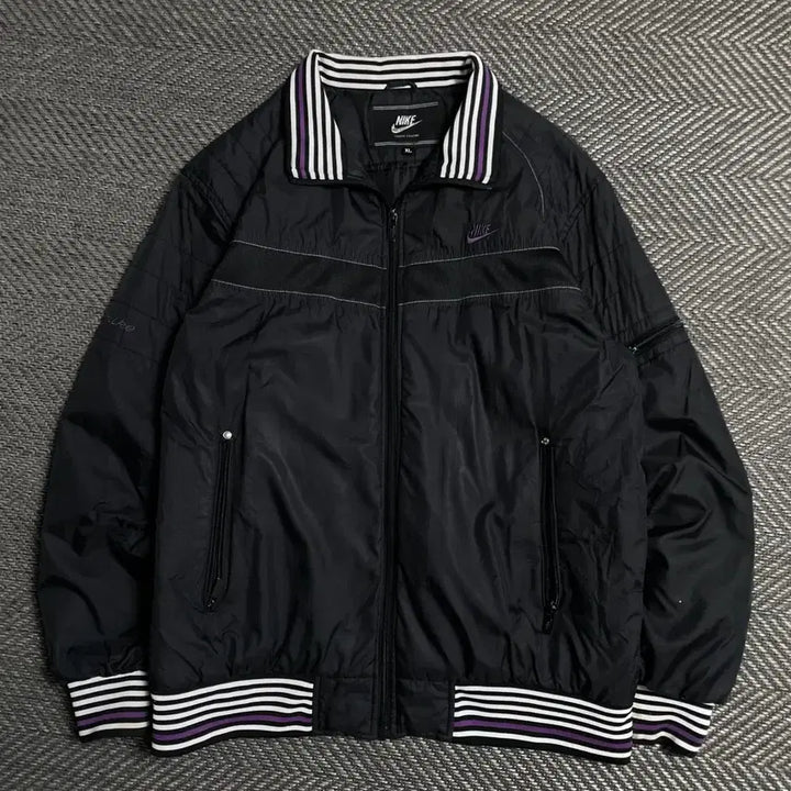 [BUNJANG] Nike Old School Embroidered Logo Stripe Detail Zip-Up Jumper XL / 나이키 올드스쿨 자수로고 스트라이프 디테일 집업 점퍼o 5592