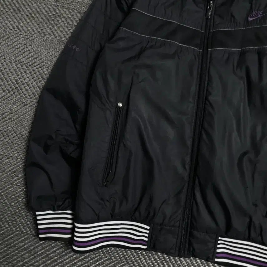 [BUNJANG] Nike Old School Embroidered Logo Stripe Detail Zip-Up Jumper XL / 나이키 올드스쿨 자수로고 스트라이프 디테일 집업 점퍼o 5592