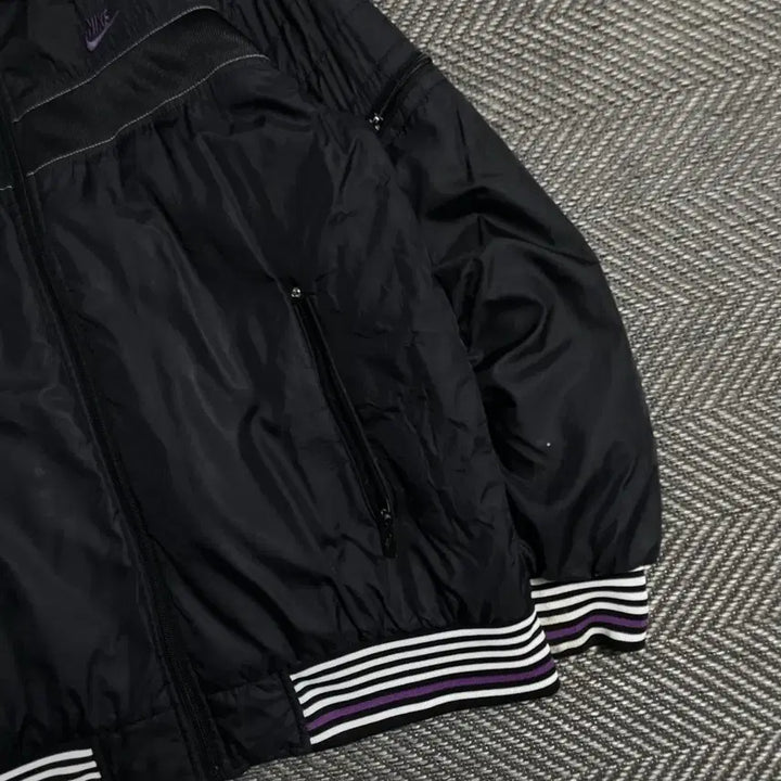 [BUNJANG] Nike Old School Embroidered Logo Stripe Detail Zip-Up Jumper XL / 나이키 올드스쿨 자수로고 스트라이프 디테일 집업 점퍼o 5592