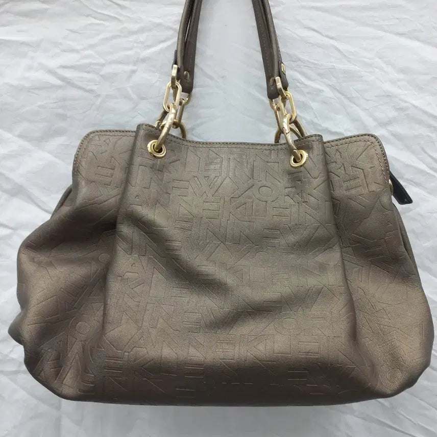 [BUNJANG] Anne Klein Gold Chain Embossed Logo Shoulder Bag / 앤클라인 금장 체인 숄더백