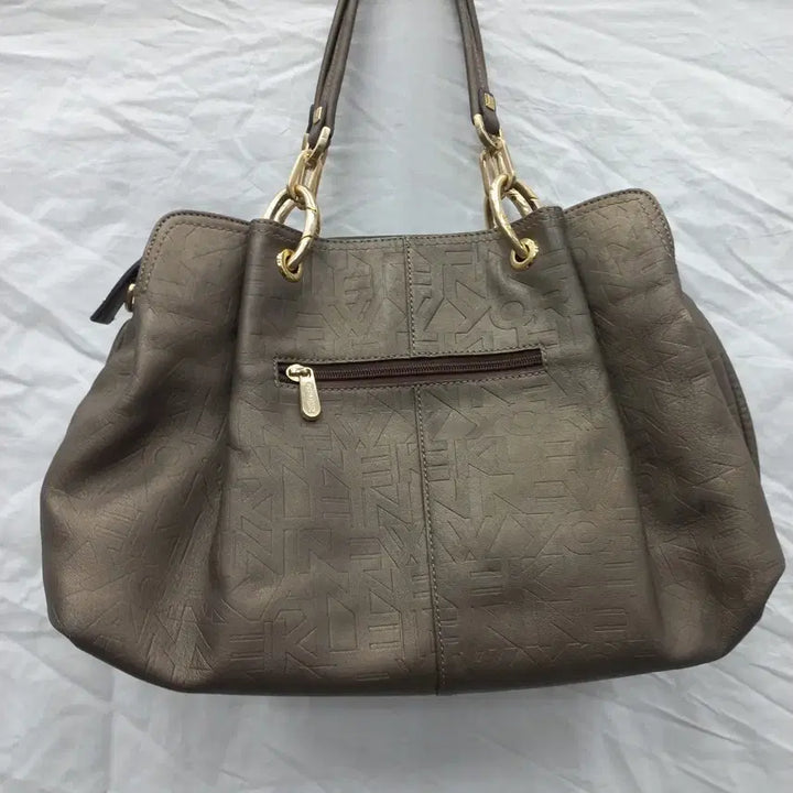 [BUNJANG] Anne Klein Gold Chain Embossed Logo Shoulder Bag / 앤클라인 금장 체인 숄더백