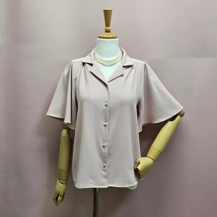 [BUNJANG] LIRIN Pale Pink Bell Sleeve Bean Button Blouse / 리린 연핑크 나팔소매 콩단추 블라우스