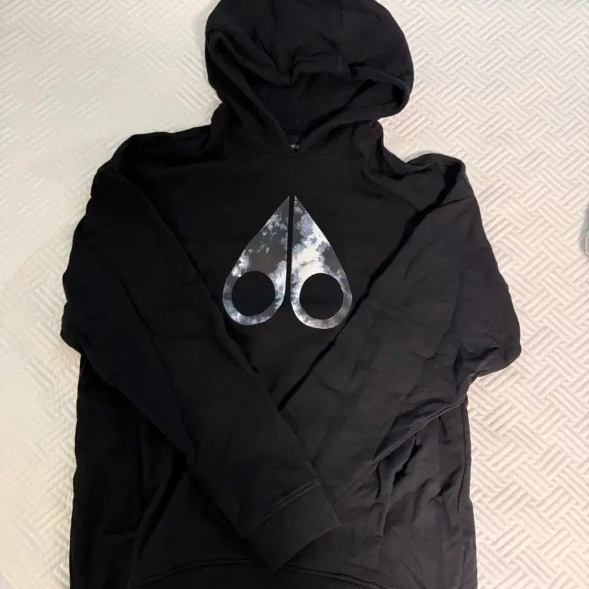 [BUNJANG] MooSnukle Black Hoodie / 무스너클 블랙 후드티